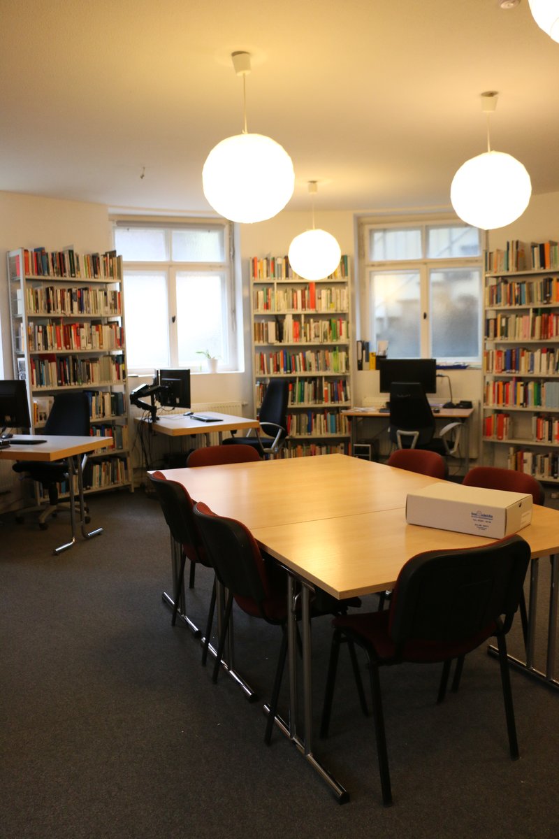 Präsenzbibliothek im ThürAZ, Foto: Katharina Kempken